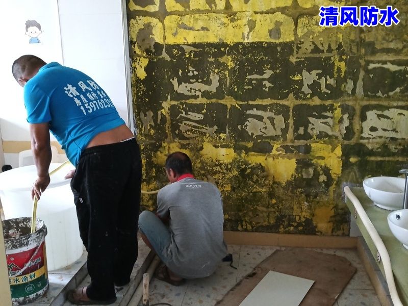 签约成功：博罗县罗阳街道博中路附近学校校长的厨房阳光棚、教室铁皮棚、天窗、卫生间墙壁空鼓、洗手台瓷砖损坏更新、墙壁瓷砖局部更新、卫生间上面铁皮漏水维修漏水防水补漏维修